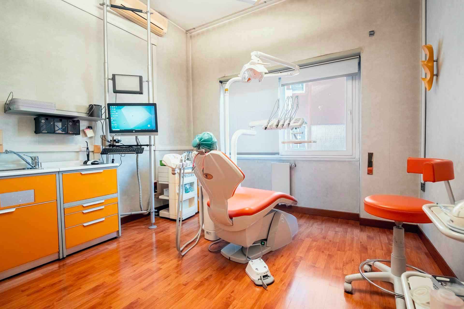 Poltrona studio dentistico Deli